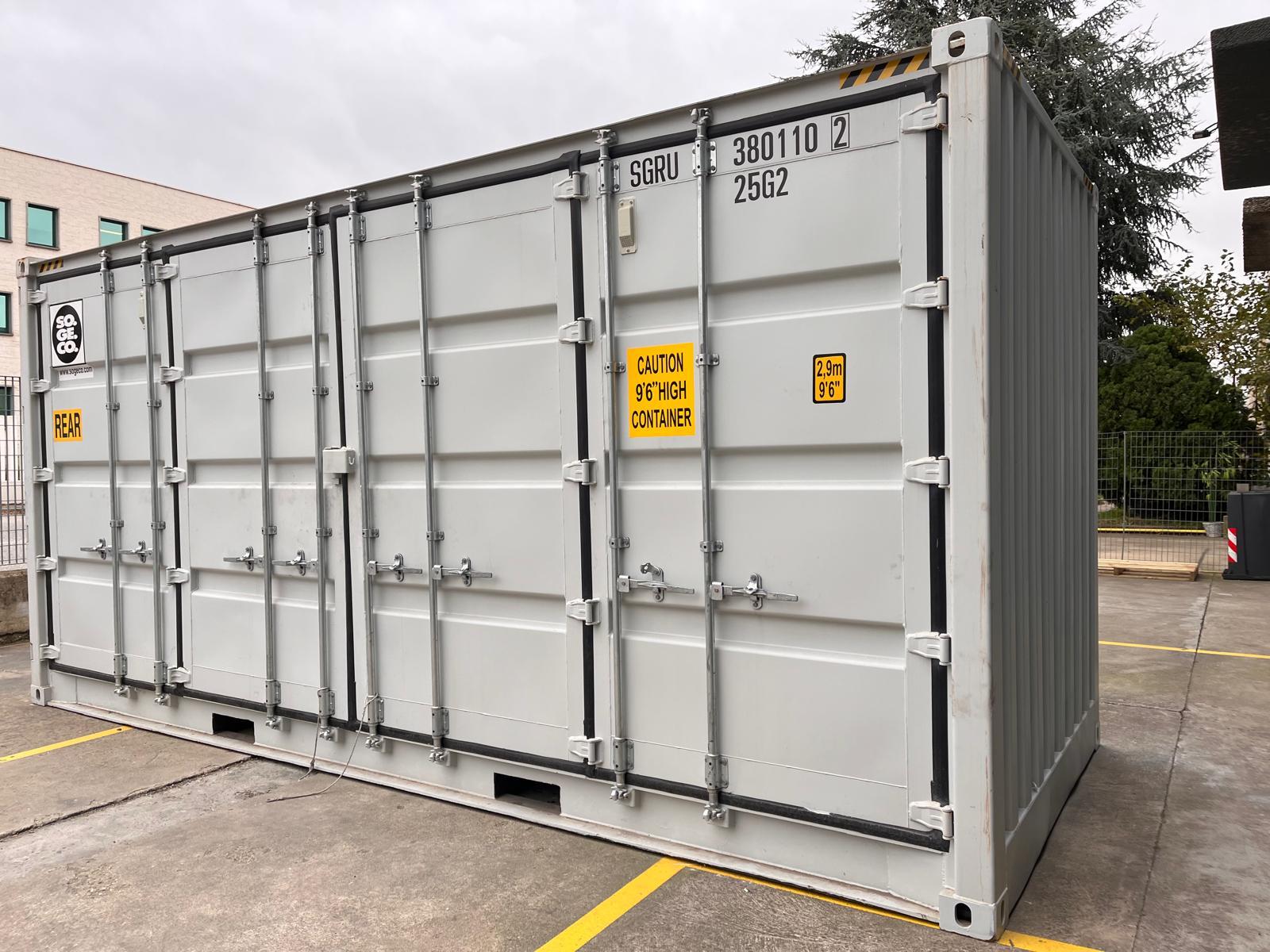 Sun in a Box — container chiuso pronto per il trasporto